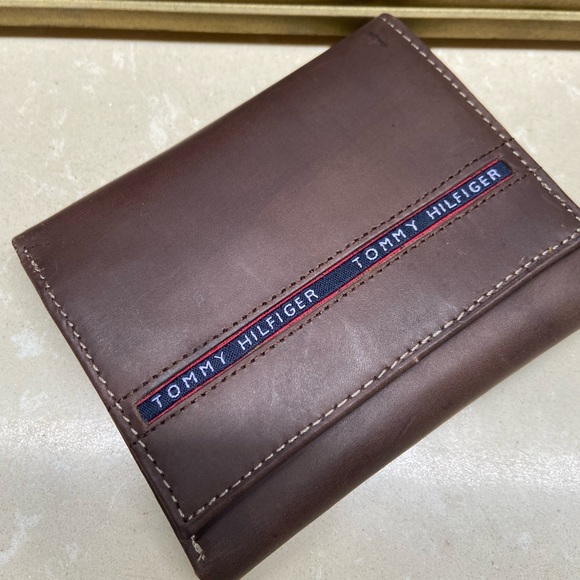 Tommy Hilfiger Leather Wallet.UNISEX - Picture 3 of 12